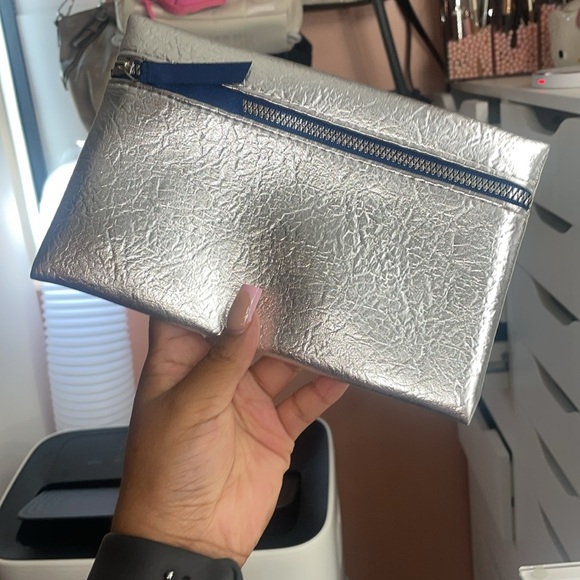 Makeup bags 💄💋 - Picture 2 of 5